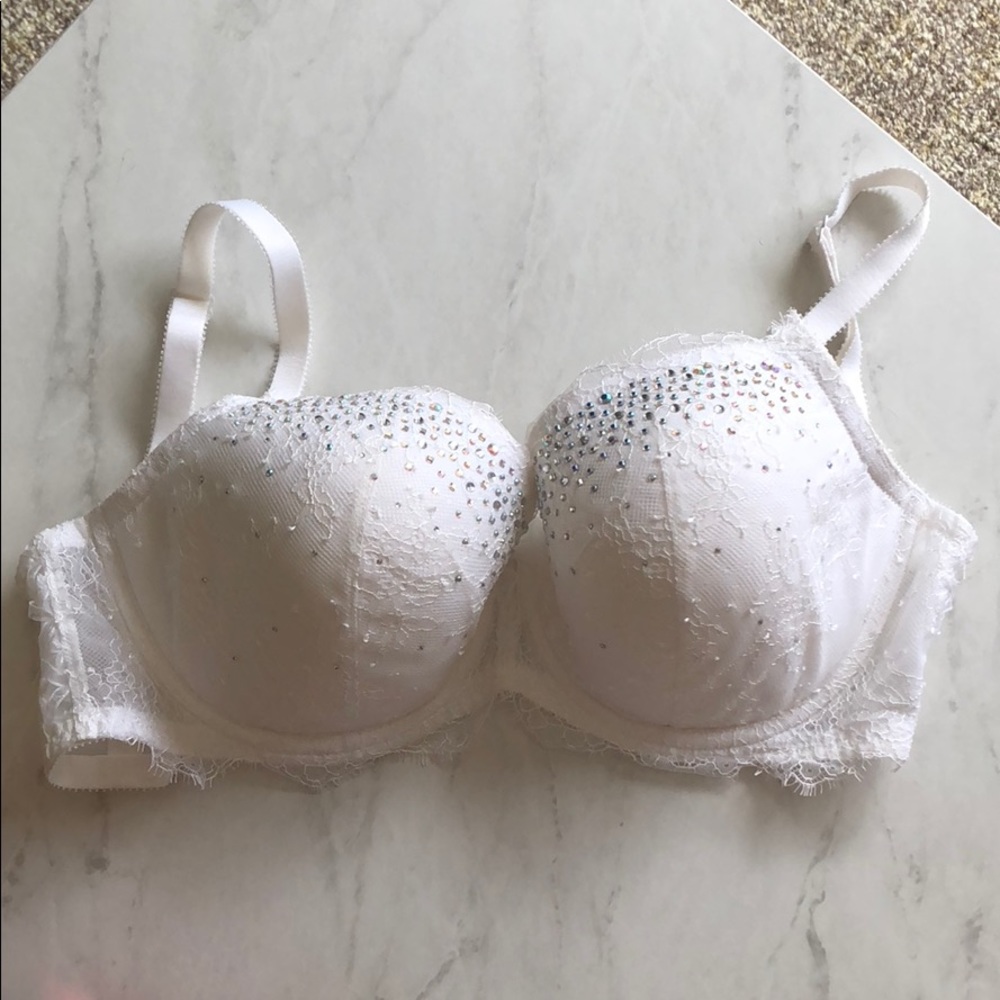 Victoria’s Secret dream angels bra